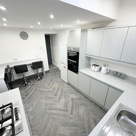 Contractors Dream, 4 Bedroom 2 Bathroom Liverpool Exterior photo