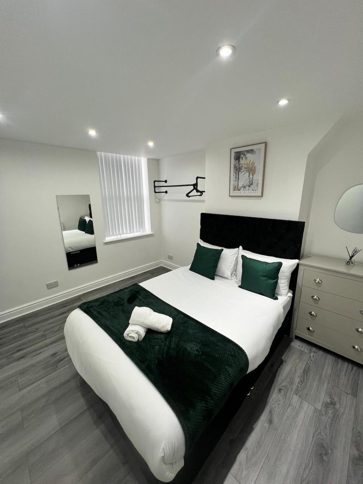 Contractors Dream, 4 Bedroom 2 Bathroom Liverpool Exterior photo