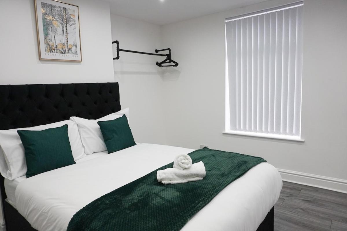 Contractors Dream, 4 Bedroom 2 Bathroom Liverpool Exterior photo