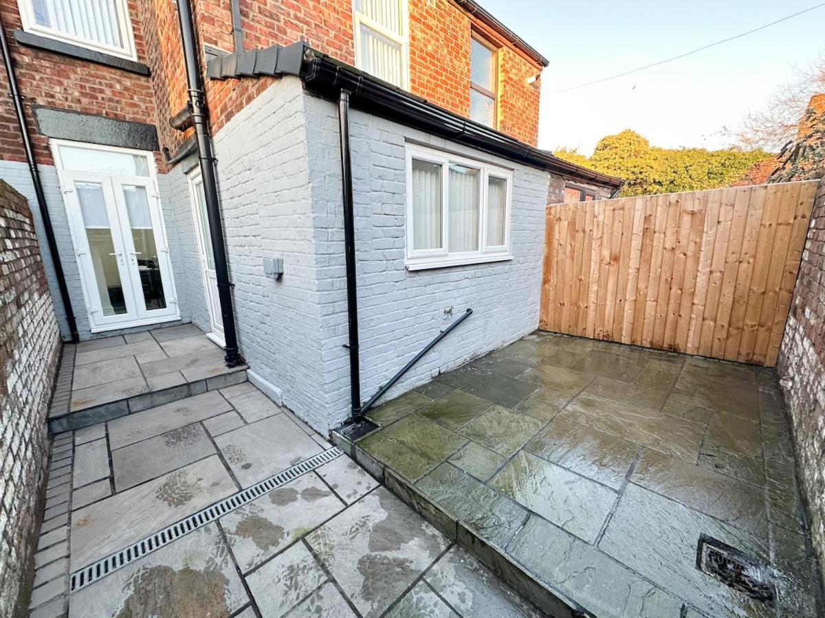 Contractors Dream, 4 Bedroom 2 Bathroom Liverpool Exterior photo