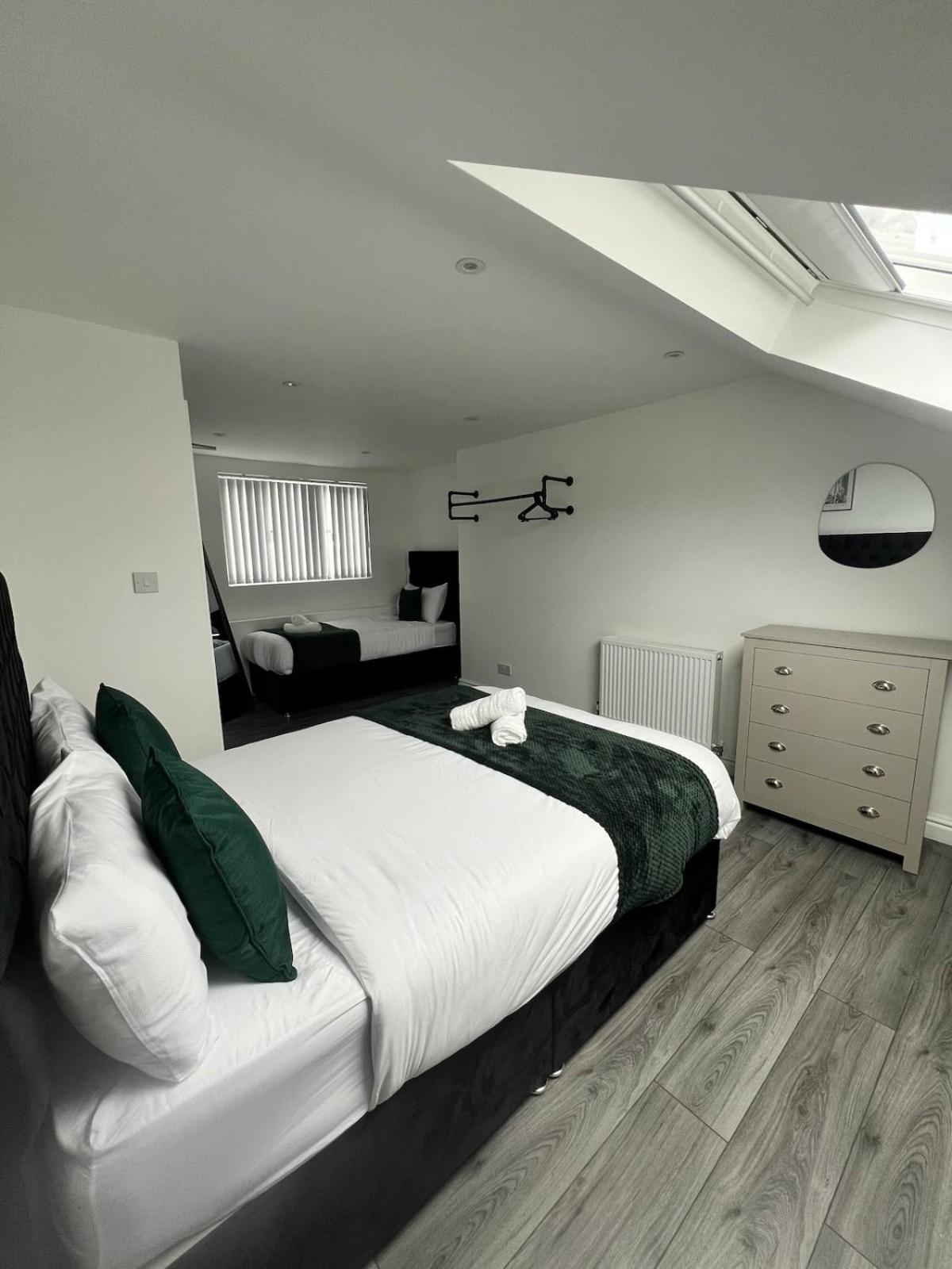 Contractors Dream, 4 Bedroom 2 Bathroom Liverpool Exterior photo