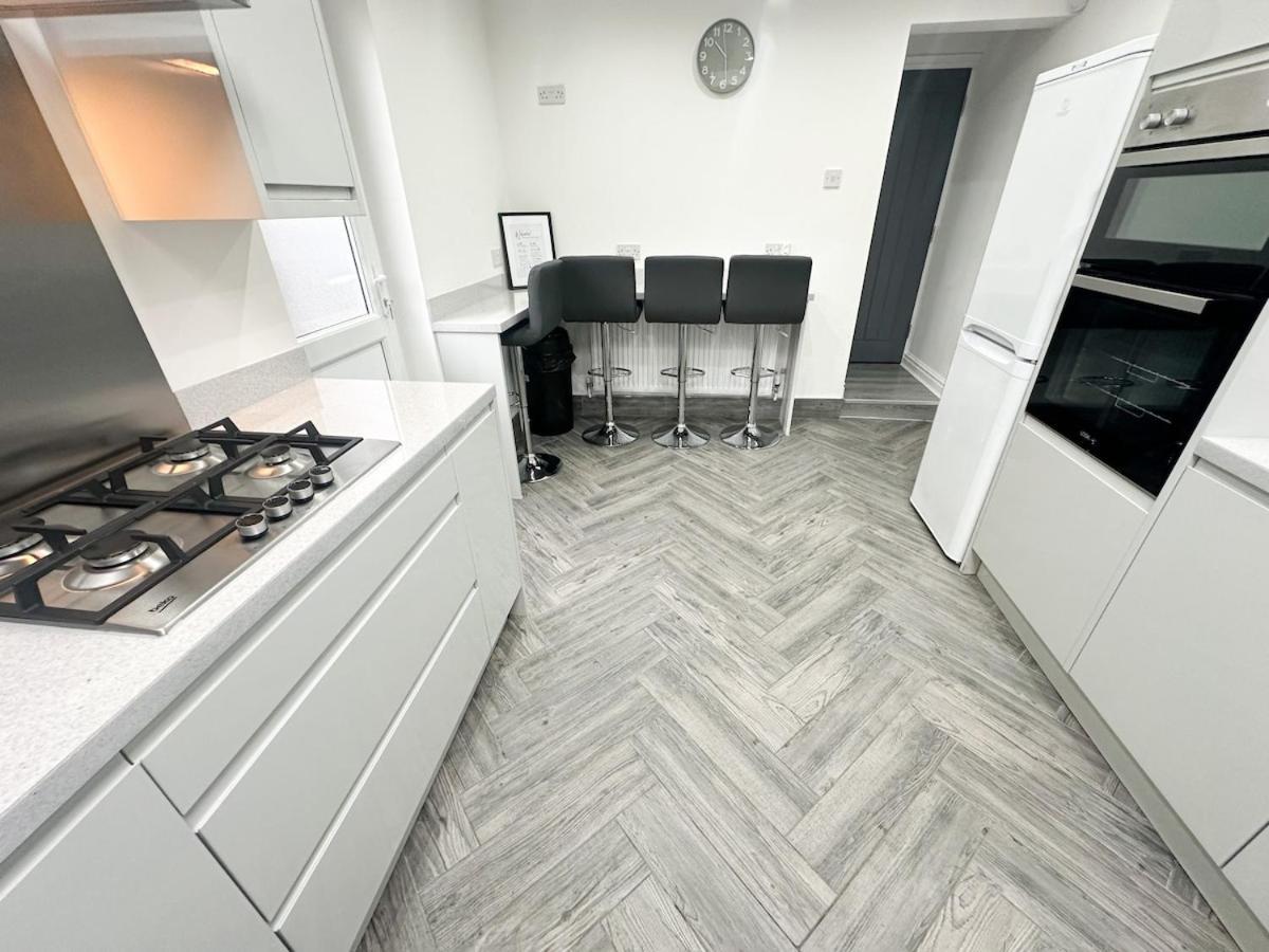 Contractors Dream, 4 Bedroom 2 Bathroom Liverpool Exterior photo