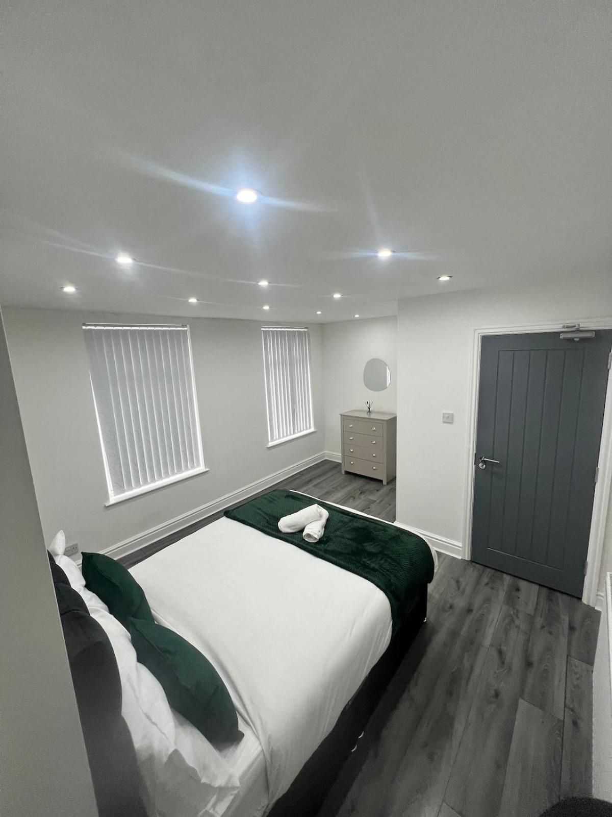 Contractors Dream, 4 Bedroom 2 Bathroom Liverpool Exterior photo