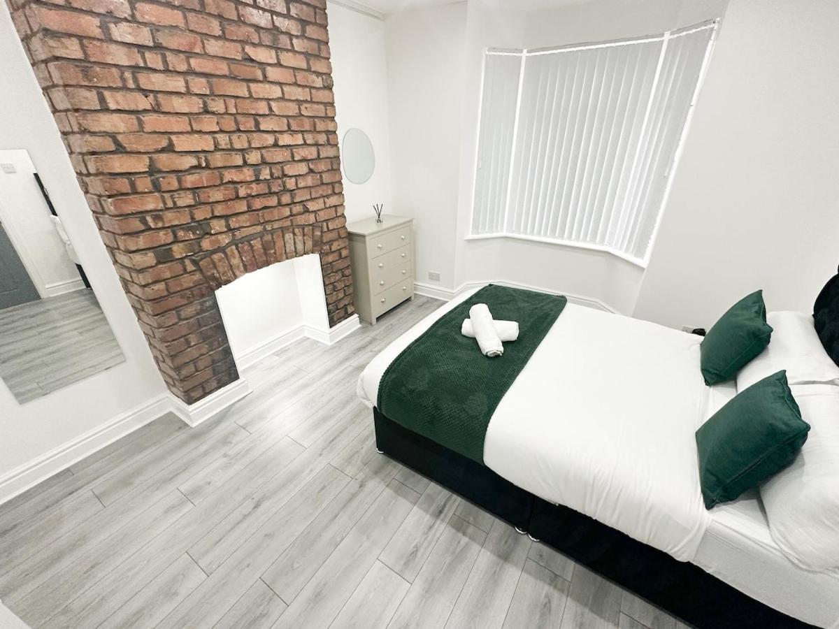 Contractors Dream, 4 Bedroom 2 Bathroom Liverpool Exterior photo