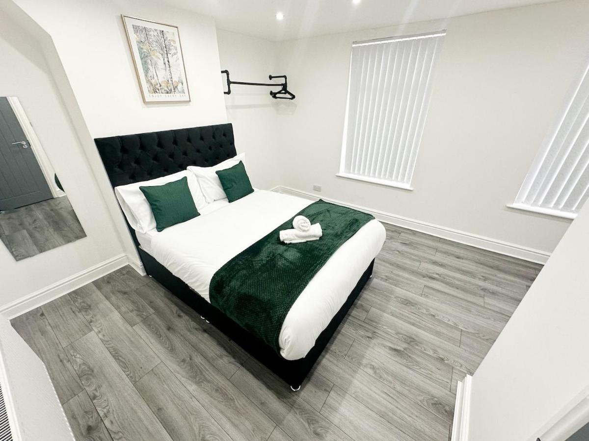 Contractors Dream, 4 Bedroom 2 Bathroom Liverpool Exterior photo