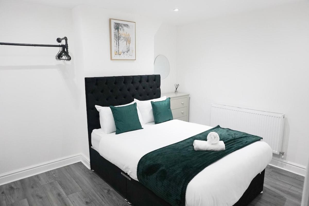 Contractors Dream, 4 Bedroom 2 Bathroom Liverpool Exterior photo